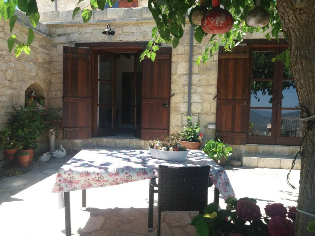 Bed and Breakfast Georgia'S House Fyti Экстерьер фото