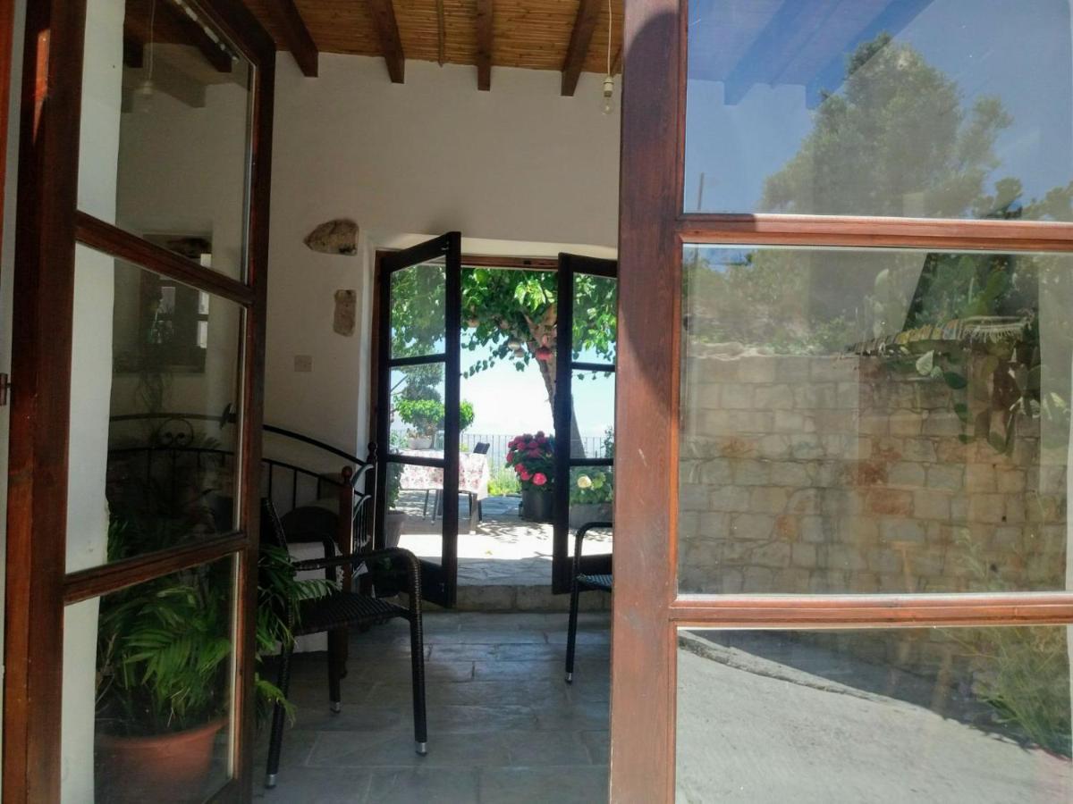 Bed and Breakfast Georgia'S House Fyti Экстерьер фото